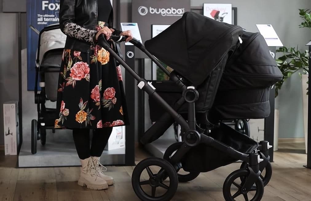 Bugaboo Donkey 5 s priaznivou šírkou v Duo/Twin móde – 74 cm (vojde sa do klasických dverí).